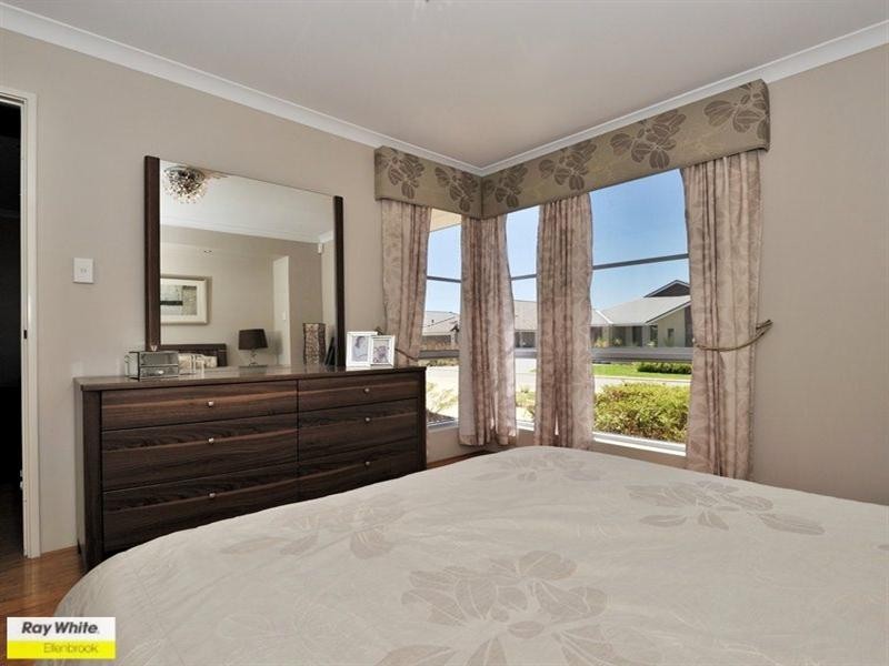 7 Ewens Pass, Ellenbrook WA 6069