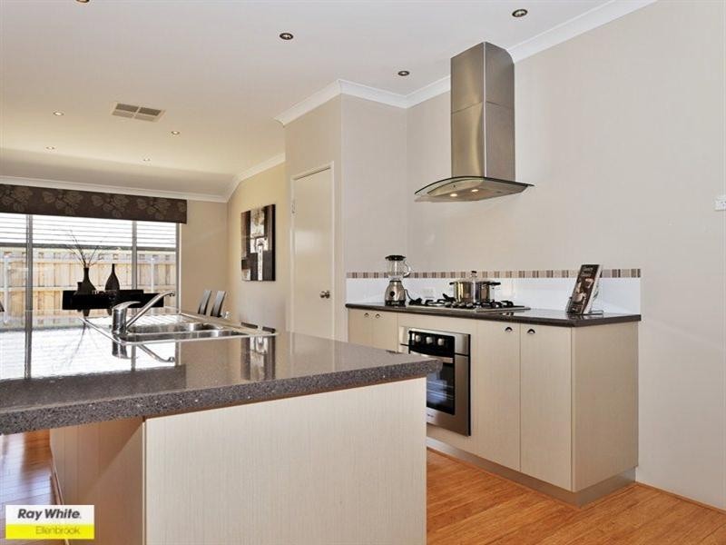 7 Ewens Pass, Ellenbrook WA 6069