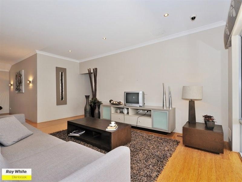 7 Ewens Pass, Ellenbrook WA 6069