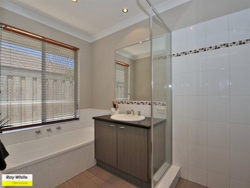 7 Ewens Pass, Ellenbrook WA 6069