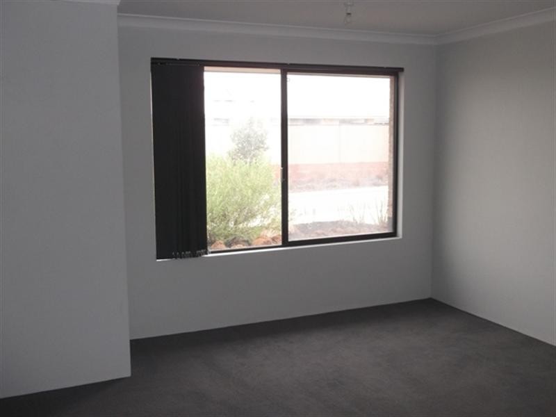 2 Lomas Circle, Ellenbrook WA 6069