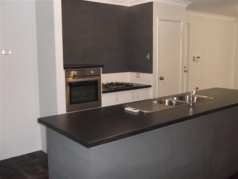 2 Lomas Circle, Ellenbrook WA 6069