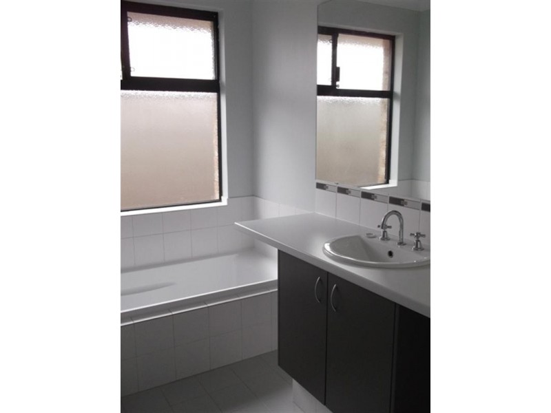 2 Lomas Circle, Ellenbrook WA 6069