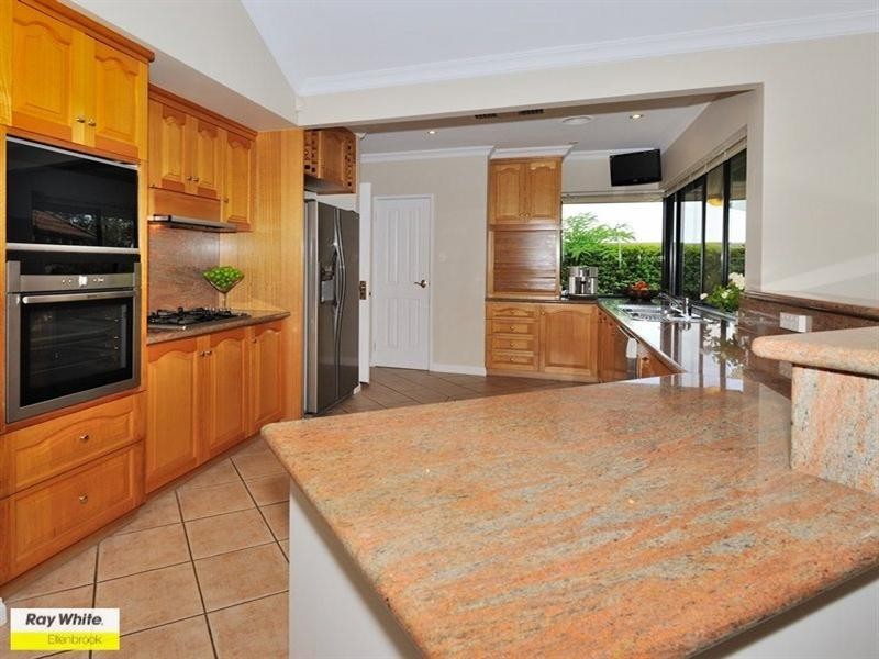 4 Taittinger Grove, The Vines WA 6069