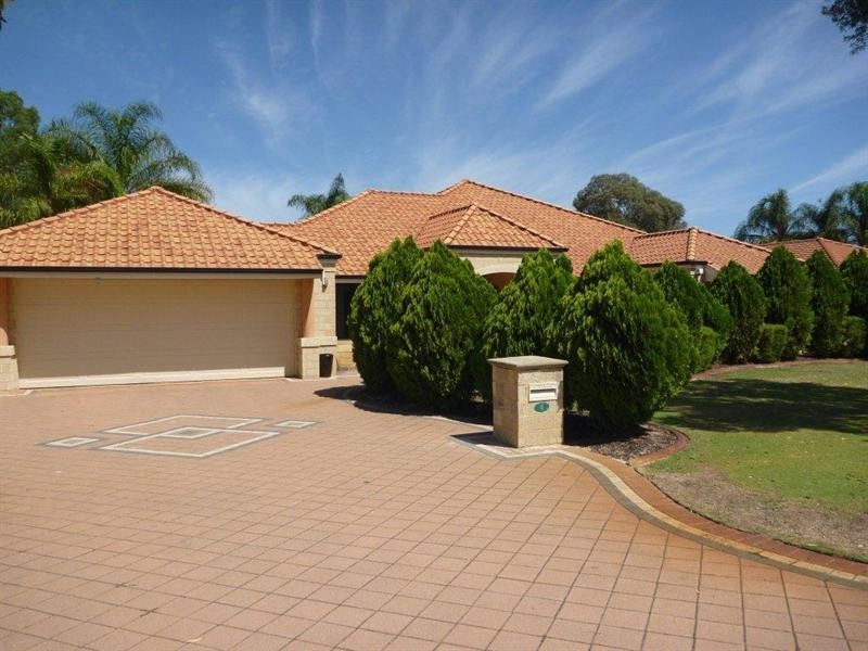 4 Taittinger Grove, The Vines WA 6069
