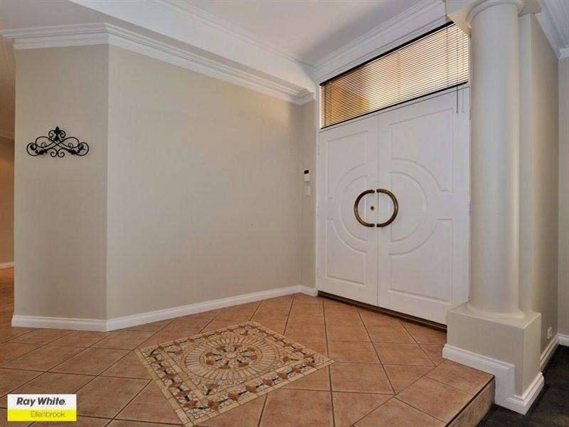 4 Taittinger Grove, The Vines WA 6069
