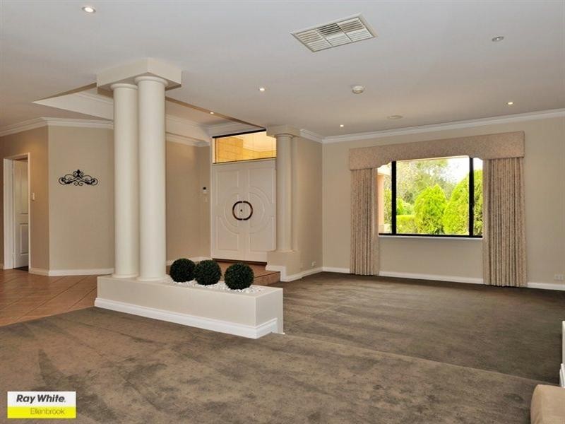 4 Taittinger Grove, The Vines WA 6069