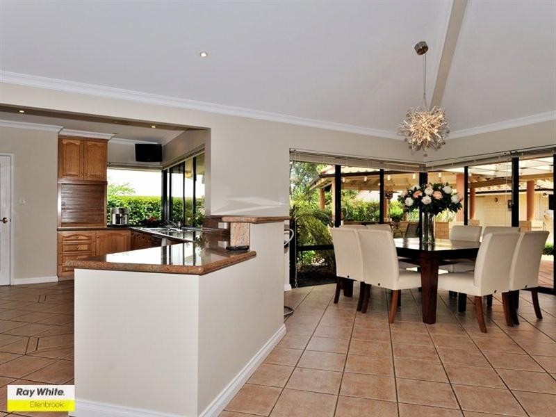 4 Taittinger Grove, The Vines WA 6069