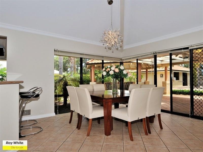 4 Taittinger Grove, The Vines WA 6069