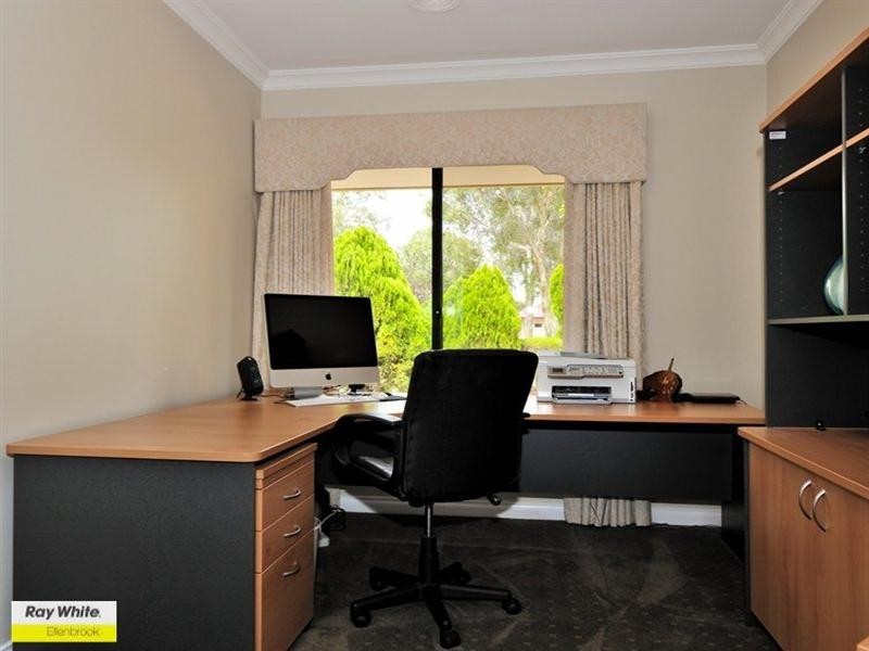 4 Taittinger Grove, The Vines WA 6069