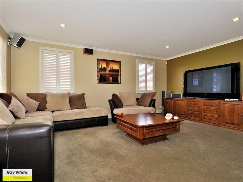 78 Sandown Circle, Henley Brook WA 6055