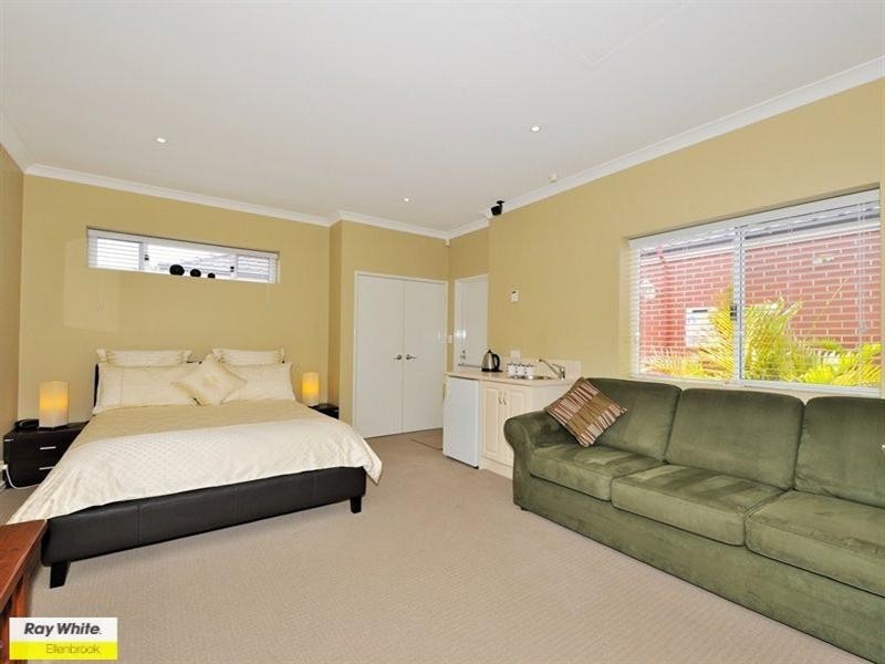 78 Sandown Circle, Henley Brook WA 6055