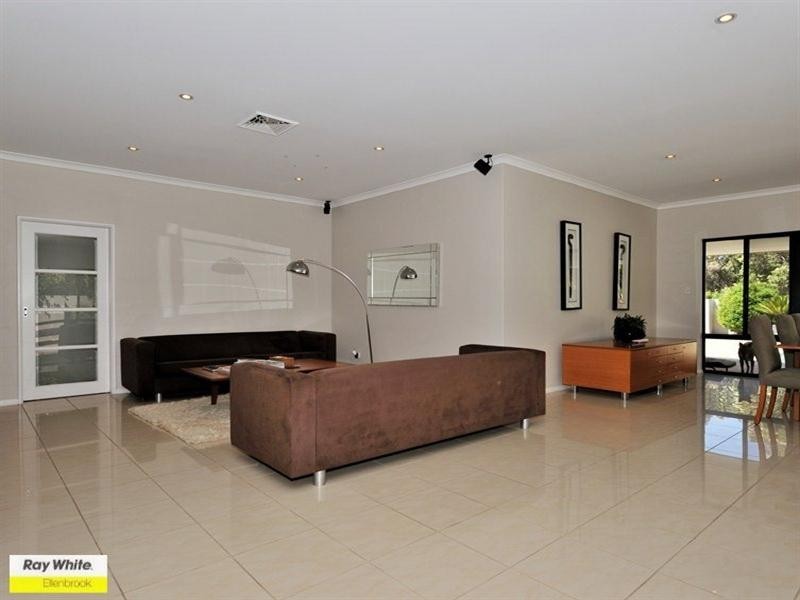 73 Taittinger Grove, The Vines WA 6069