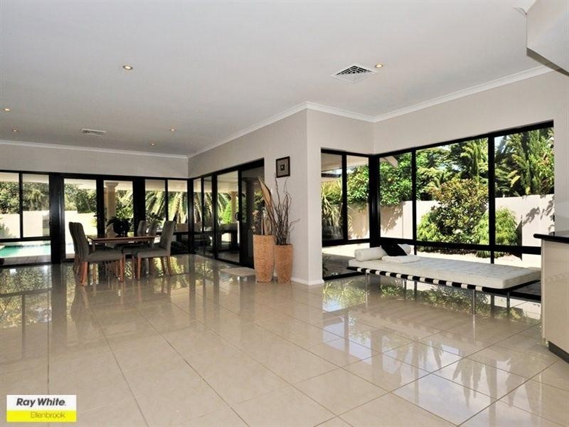 73 Taittinger Grove, The Vines WA 6069