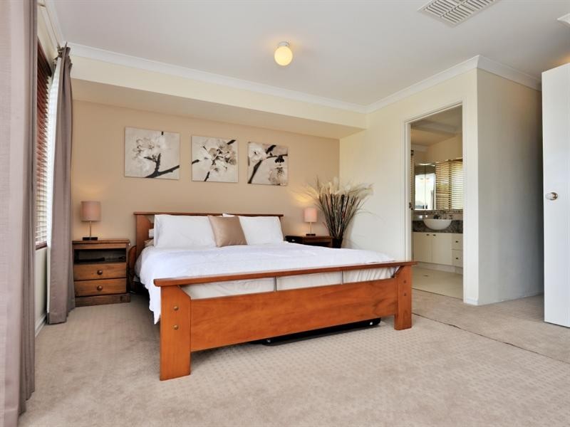 41 Starbush Crescent, Ellenbrook WA 6069