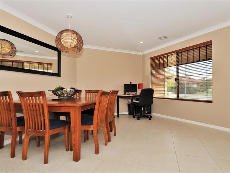 41 Starbush Crescent, Ellenbrook WA 6069