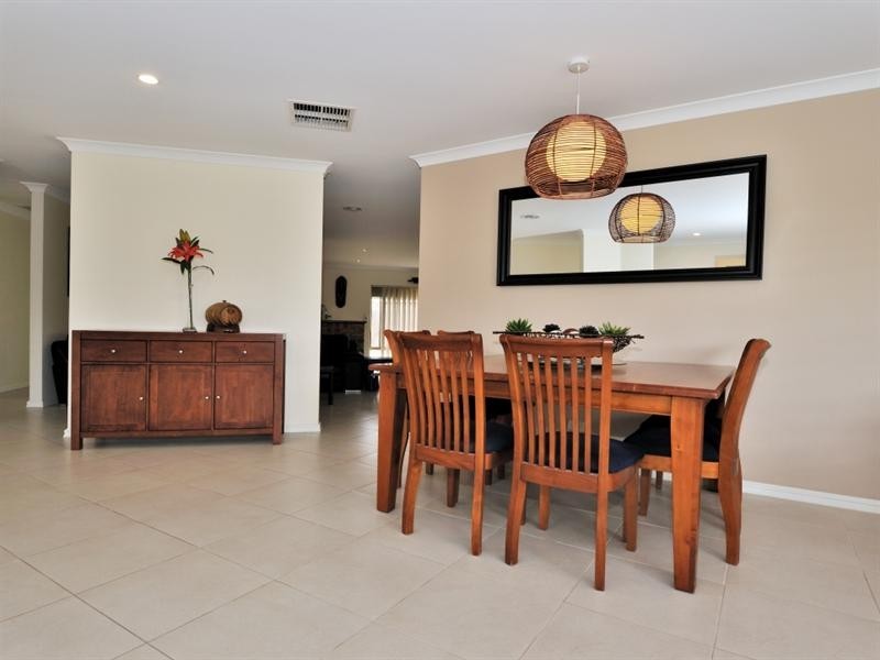 41 Starbush Crescent, Ellenbrook WA 6069