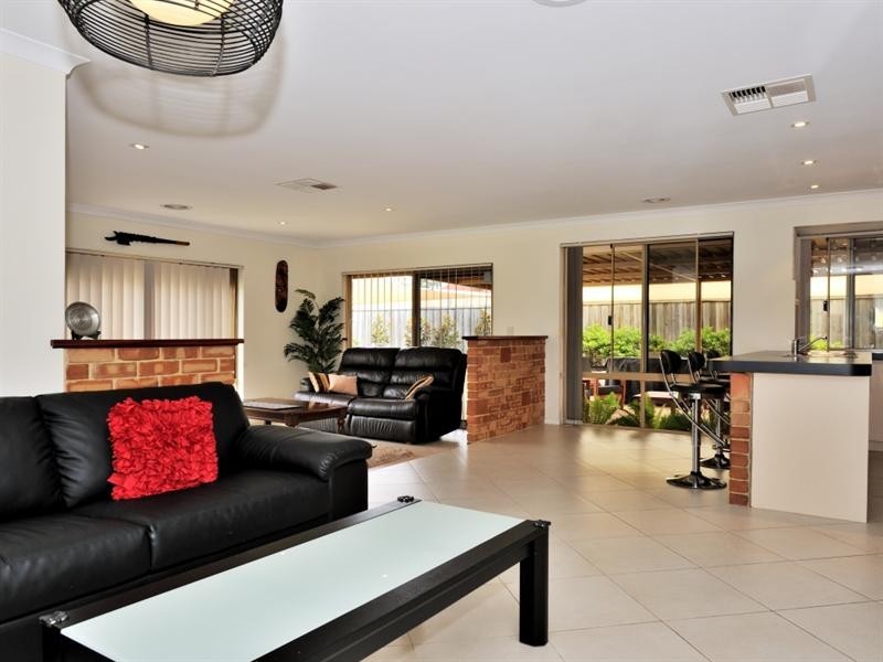 41 Starbush Crescent, Ellenbrook WA 6069