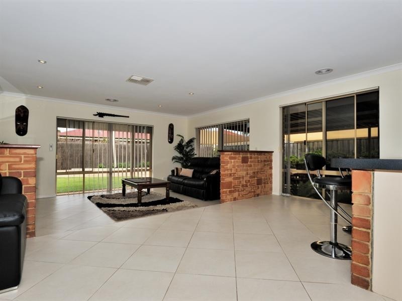 41 Starbush Crescent, Ellenbrook WA 6069