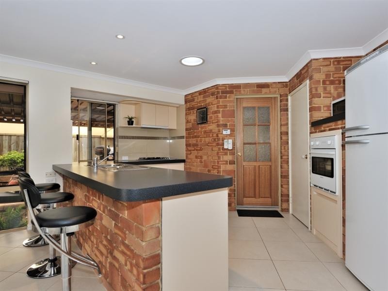 41 Starbush Crescent, Ellenbrook WA 6069