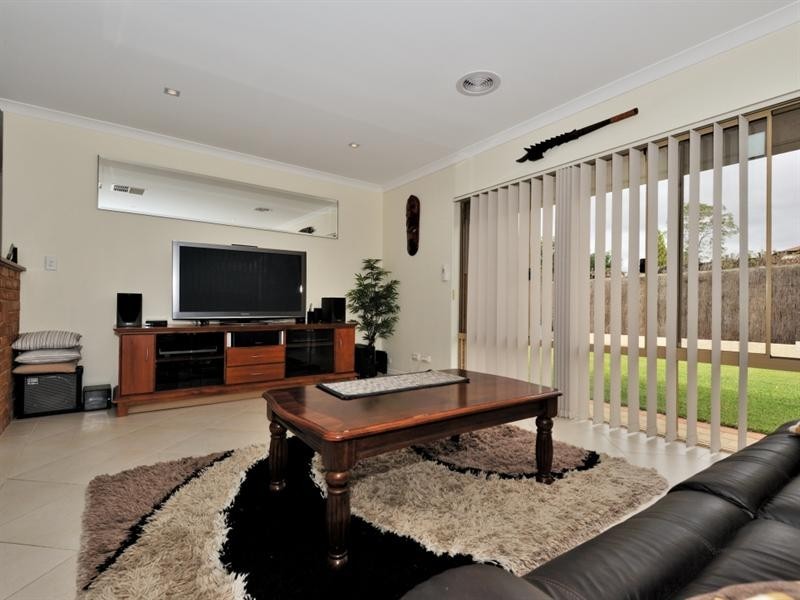 41 Starbush Crescent, Ellenbrook WA 6069