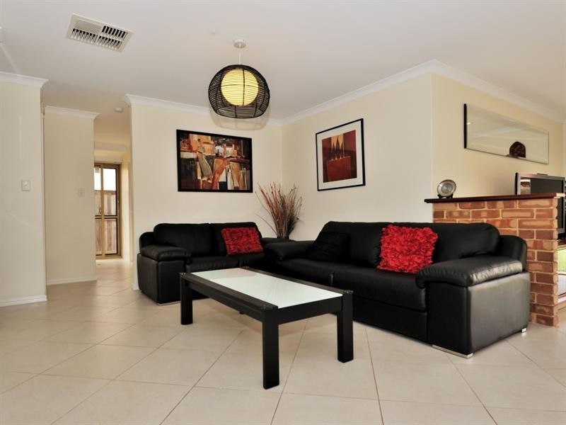 41 Starbush Crescent, Ellenbrook WA 6069