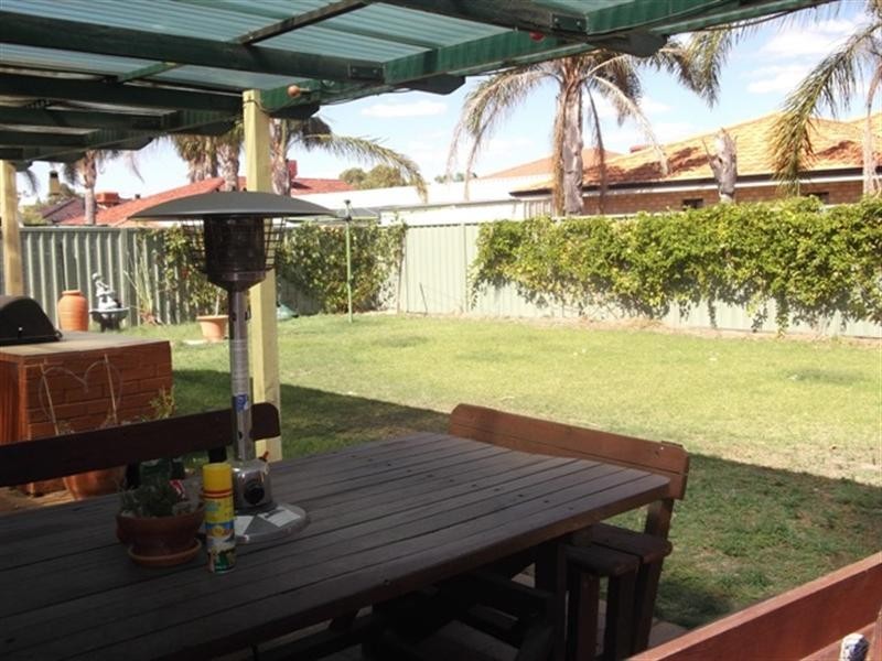 31 Beenan Elbow, South Guildford WA 6055