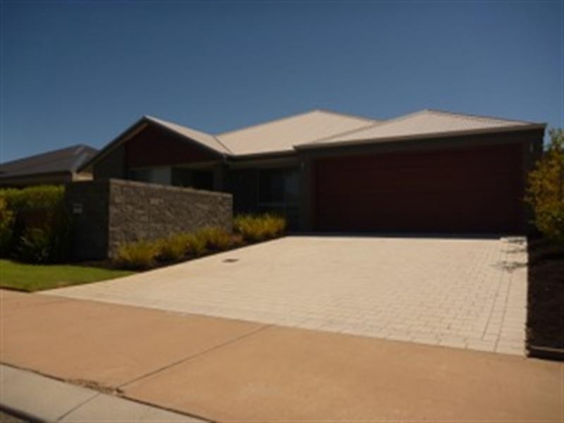 7 Soho Brace, Ellenbrook WA 6069