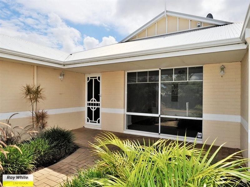 28 Garran Loop, Henley Brook WA 6055