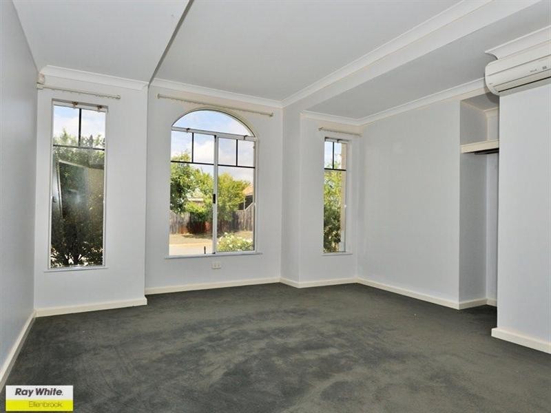 28 Garran Loop, Henley Brook WA 6055