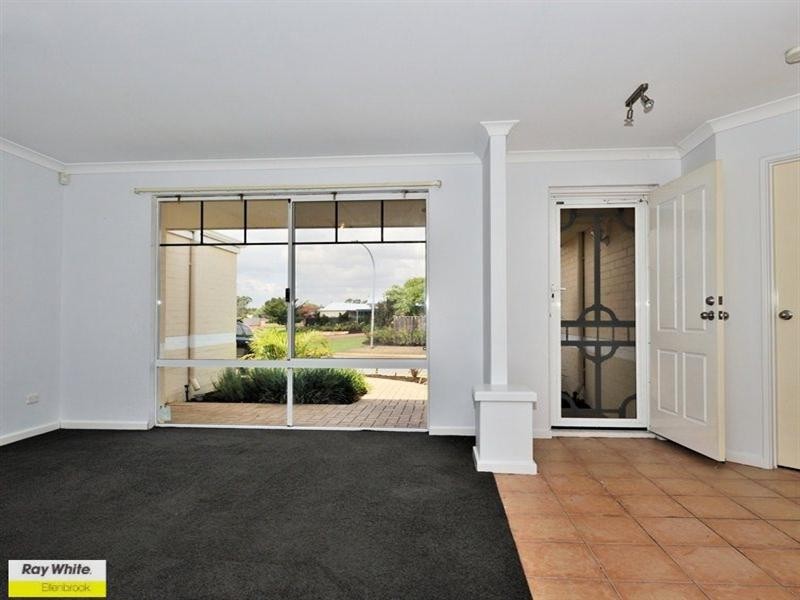 28 Garran Loop, Henley Brook WA 6055