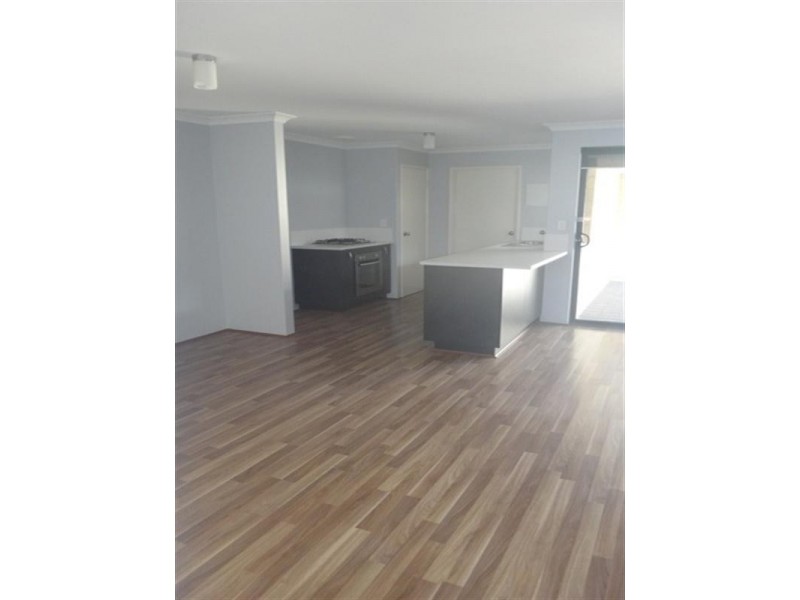 7 Cochrane Loop, Aveley WA 6069