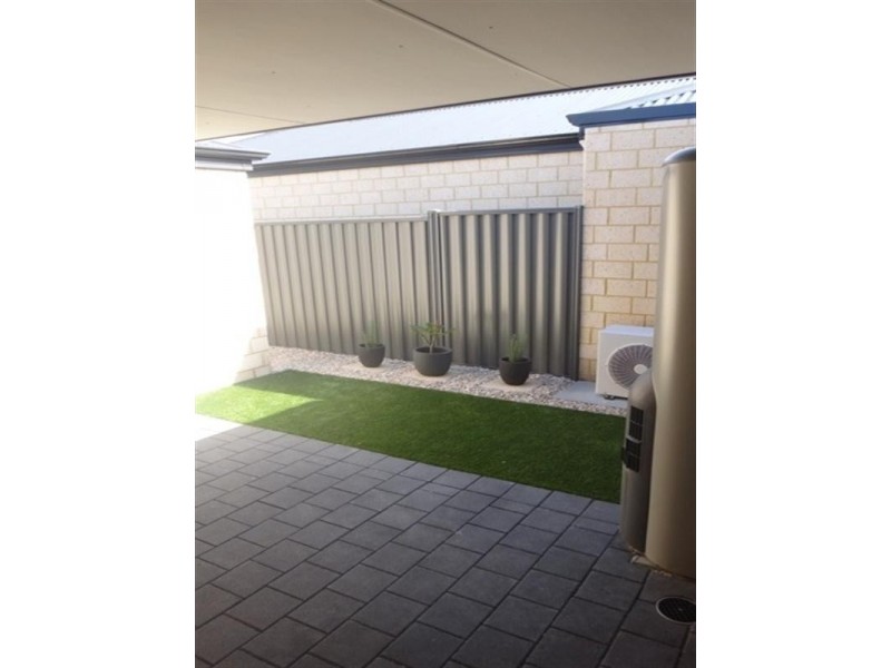 7 Cochrane Loop, Aveley WA 6069