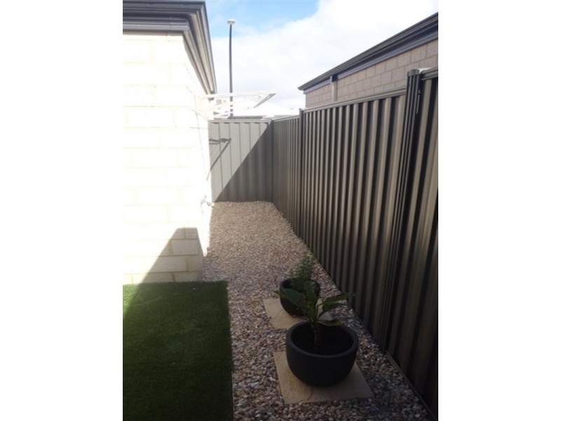 7 Cochrane Loop, Aveley WA 6069