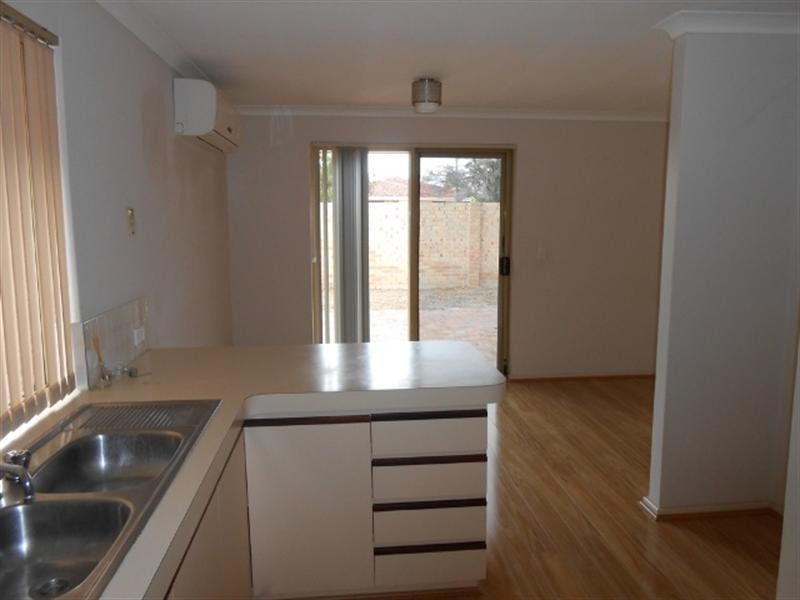 8/35 Camden Street, Dianella WA 6059