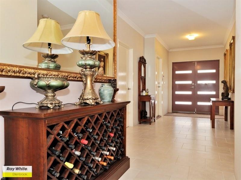 113 Roxburghe Drive, The Vines WA 6069