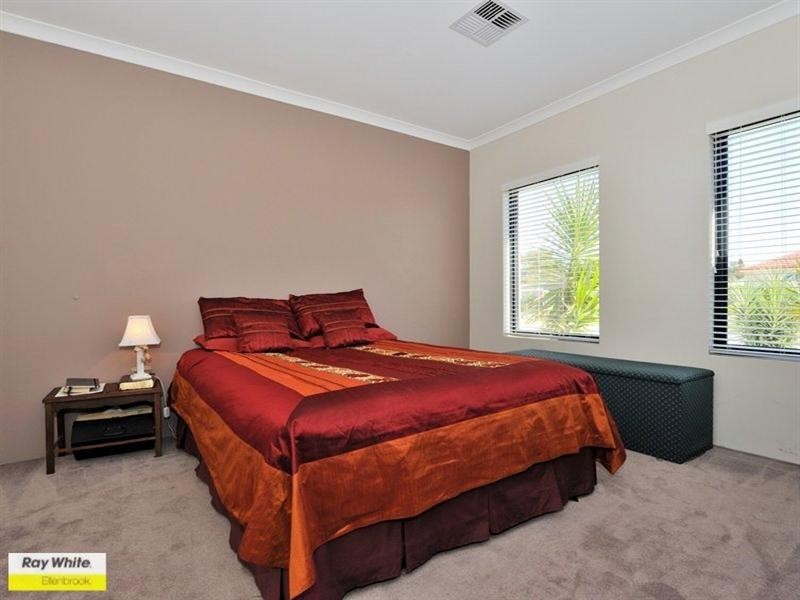 113 Roxburghe Drive, The Vines WA 6069