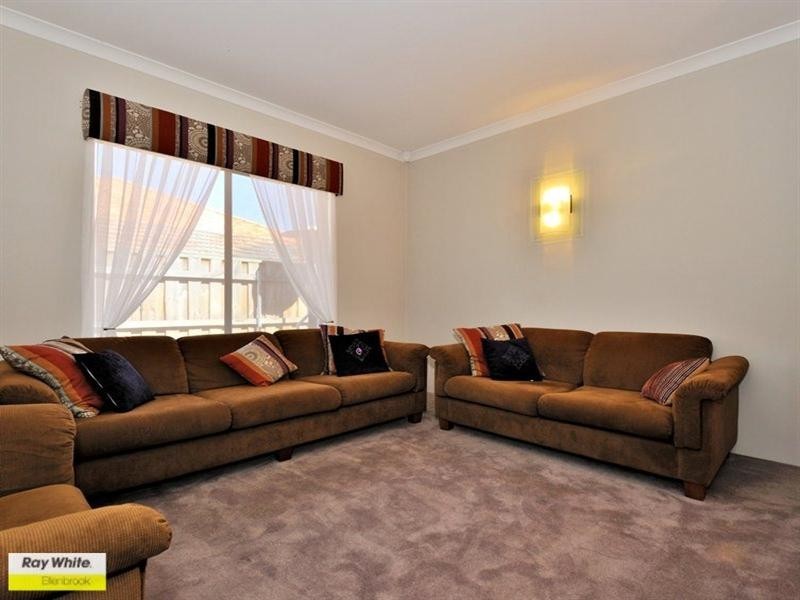 113 Roxburghe Drive, The Vines WA 6069