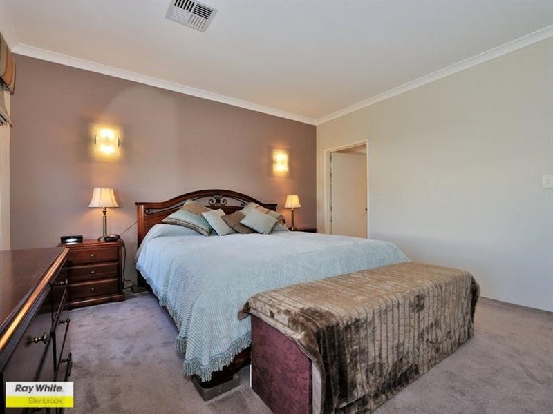 113 Roxburghe Drive, The Vines WA 6069