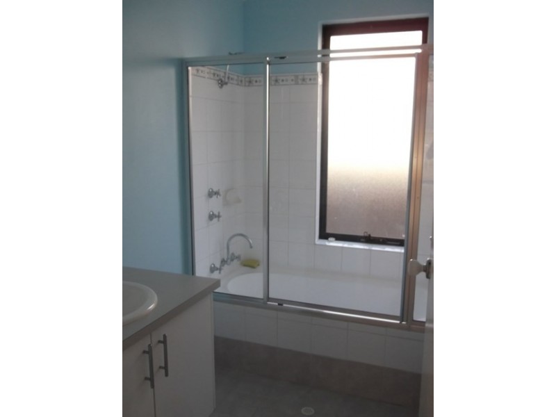 17 Kirkley Pass, Aveley WA 6069