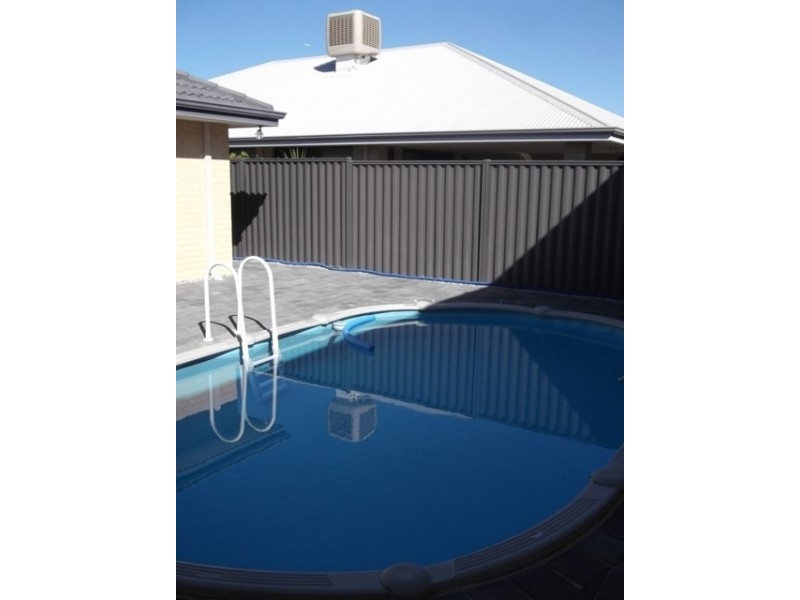 17 Kirkley Pass, Aveley WA 6069