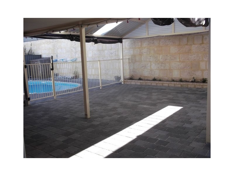 17 Kirkley Pass, Aveley WA 6069