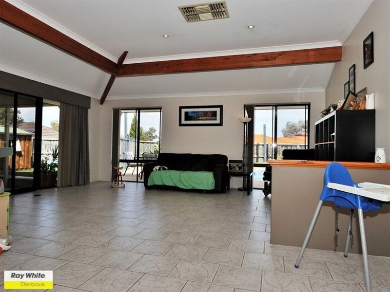 23 Starbush Crescent, Ellenbrook WA 6069