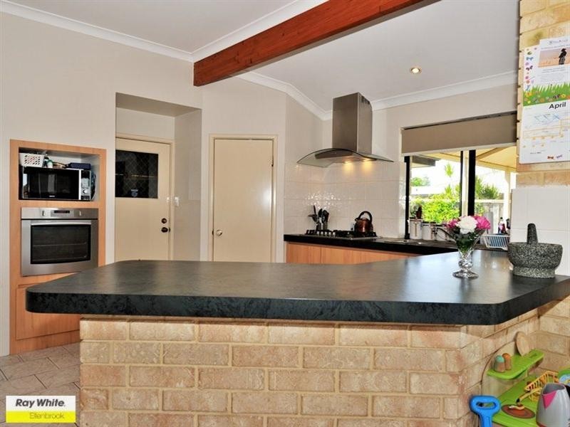 23 Starbush Crescent, Ellenbrook WA 6069