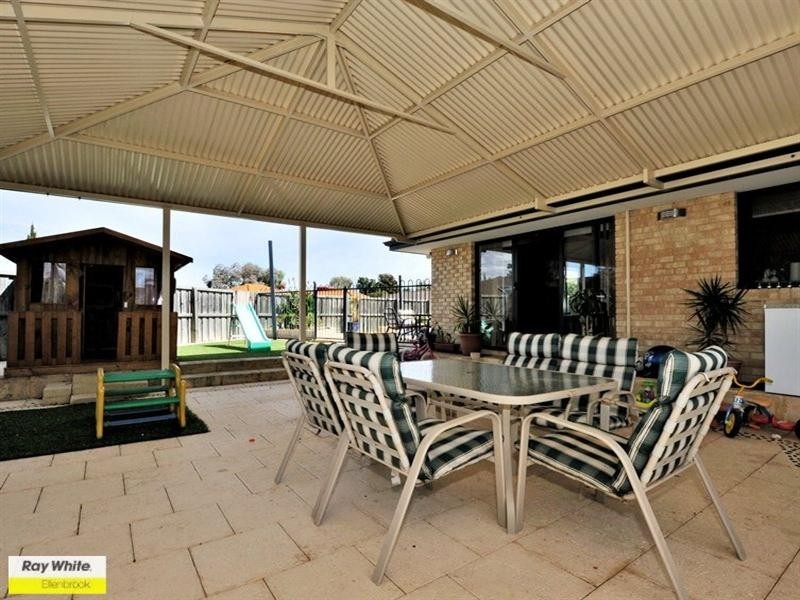 23 Starbush Crescent, Ellenbrook WA 6069