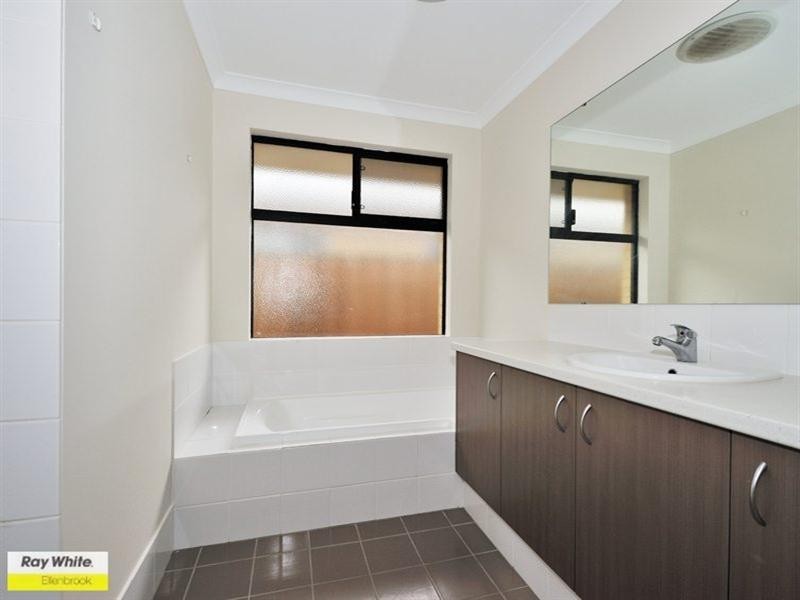 5 Quill Brace, Ellenbrook WA 6069