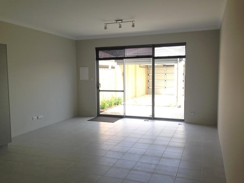 39 Grassdale Parkway, Ellenbrook WA 6069