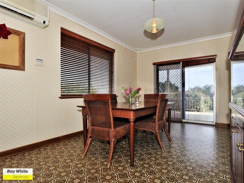 12 Churchill Drive, Swan View WA 6056