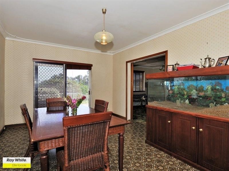 12 Churchill Drive, Swan View WA 6056