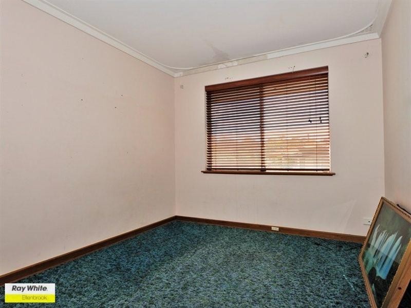 12 Churchill Drive, Swan View WA 6056